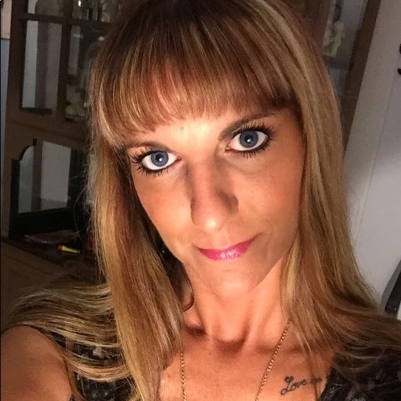 Meet your Posher, Tricia - Picture 1 of 1